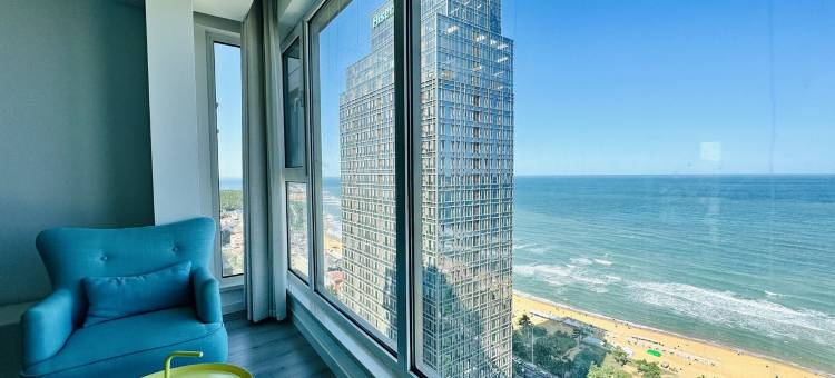 国际海水浴场海景壹号一线海景威海梁小妹公寓(环海路分店)图片