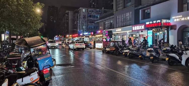 三只小猪民宿(中贸街分店)图片