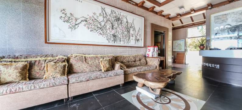 务安海滩酒店(Muan Beach Hotel)图片