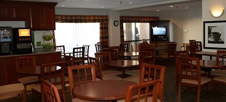 东皮奥里亚欢朋酒店(Hampton Inn Peoria-East at the Riverboat Casino)图片