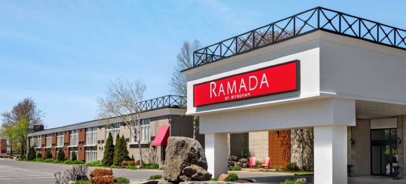 康沃尔华美达酒店(Ramada by Wyndham Cornwall)图片