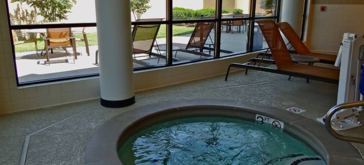 克拉克斯维尔万怡酒店(Courtyard Clarksville)图片