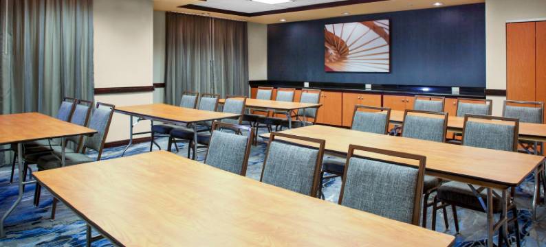 米利奇维尔万枫旅馆&套房酒店(Fairfield Inn & Suites Milledgeville)图片