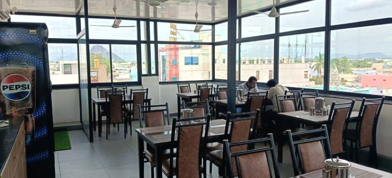 瓦尔达酒店(Hotel Vardha Inn)图片