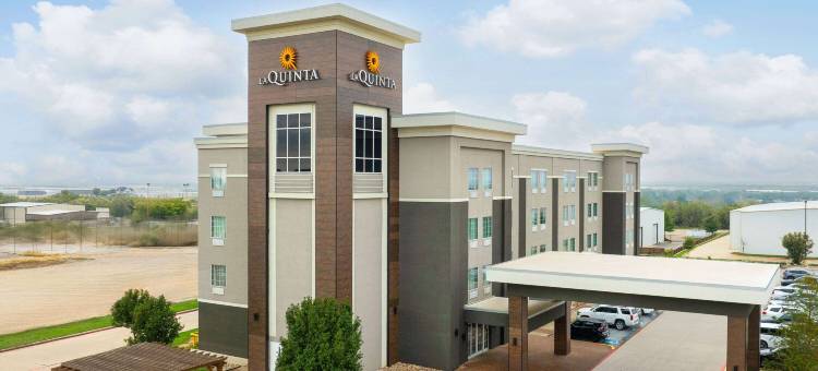 登顿大学路拉昆塔温德姆套房酒店(La Quinta Inn & Suites by Wyndham Denton - University Drive)图片
