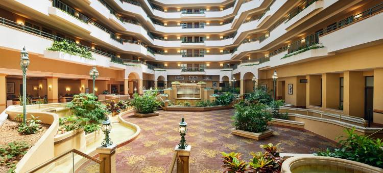 格林斯伯勒机场希尔顿安泊套房酒店(Embassy Suites by Hilton Greensboro Airport)图片
