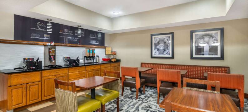 贝斯特韦斯特圣路易斯费尔维尤高地酒店(Best Western St. Louis Fairview Heights)图片