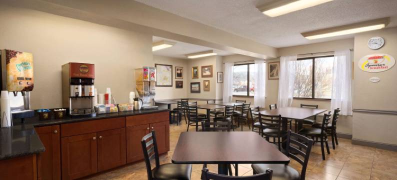 伊萨卡速8酒店(Super 8 by Wyndham Ithaca)图片