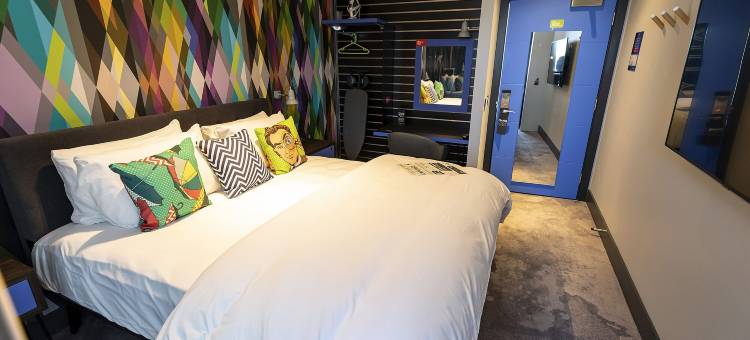 贝辛斯托克村庄酒店(Village Hotel Basingstoke)图片