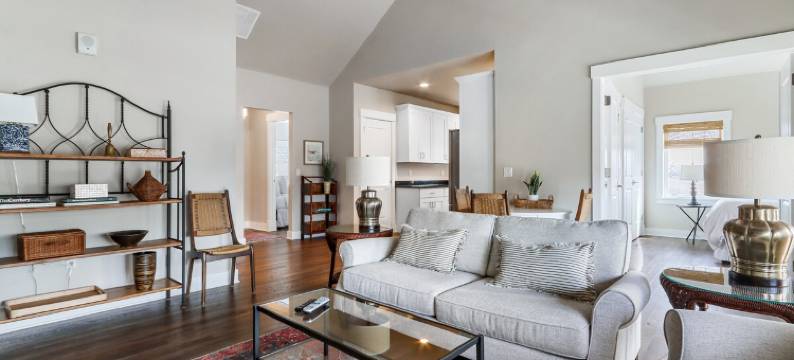 Spacious Suite with Balcony and Modern Amenities - Luxurious Escape图片