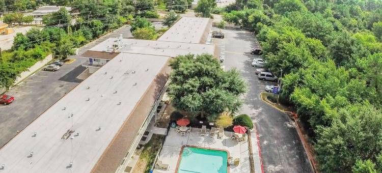 德克萨斯亨茨维尔 6 号汽车旅馆(Motel 6 Huntsville, TX)图片