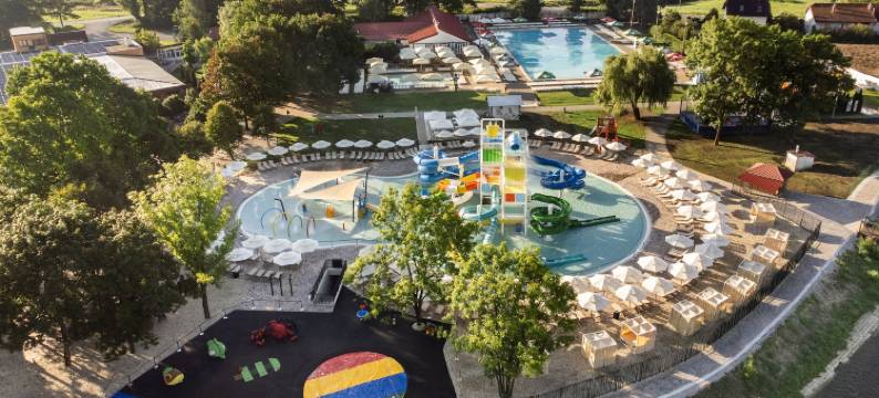 Mobile Homes Terme Jezercica 移动家居特尔梅耶泽尔西卡(Mobile Homes Terme Jezercica)图片