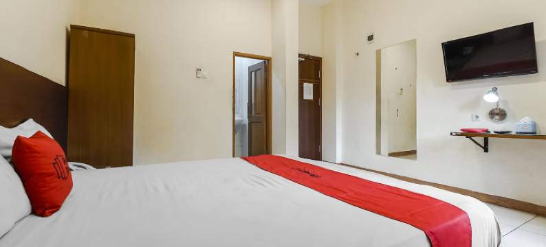 RedDoorz Plus @ Karebosi Area 2 Makassar图片