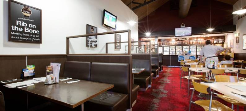 格伦莫尔酒店(Glenmore Tavern)图片