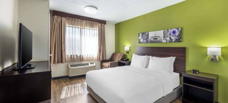 舒眠旅馆及套房萨莱纳I-135(Sleep Inn & Suites Salina I-135)图片