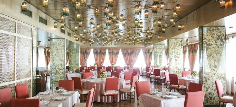 阿尔布斯坦酒店(Hotel Al Bustan)图片