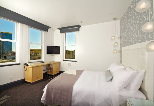 La Pensione HotelHotel Overview