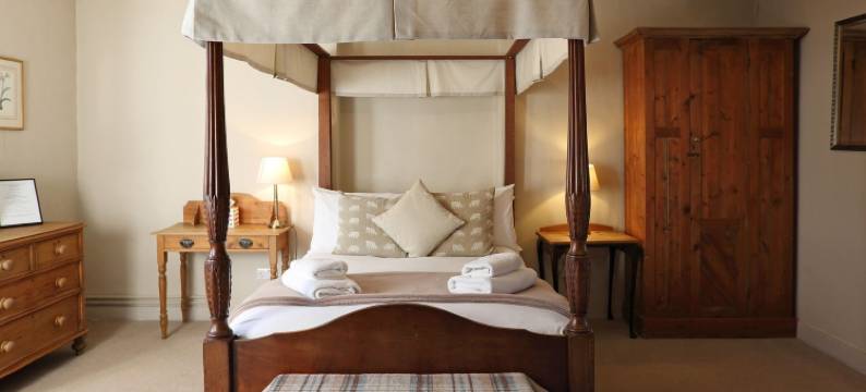 白金汉郡阿姆斯酒店(Buckinghamshire Arms)图片