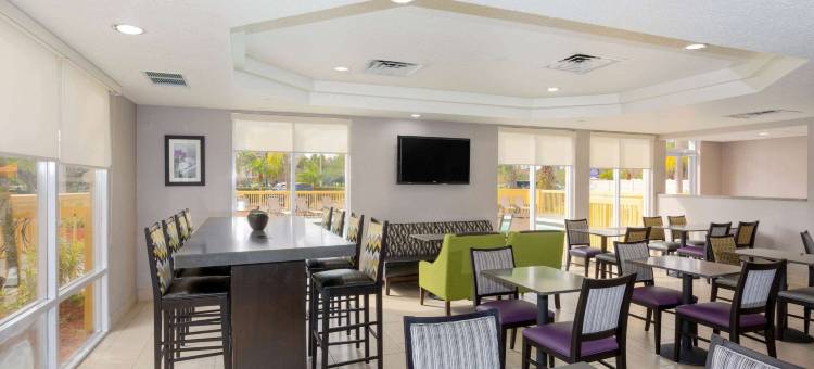 莫比尔代弗尼拉昆塔温德姆套房酒店(La Quinta Inn & Suites by Wyndham Mobile - Daphne)图片