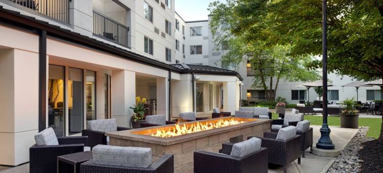 爱迪生伍德布里奇万怡酒店(Courtyard Edison Woodbridge)图片