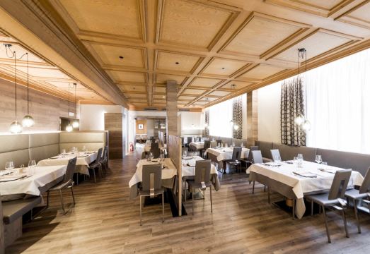 Active Hotel AncoraHotel Overview