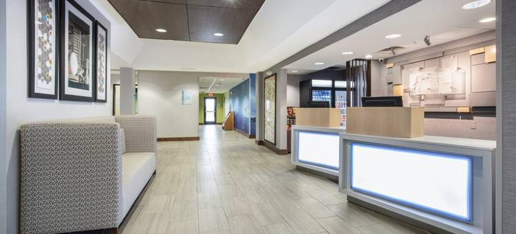 Holiday Inn Express 村西(Holiday Inn Express Kansas City - at the Legends)图片