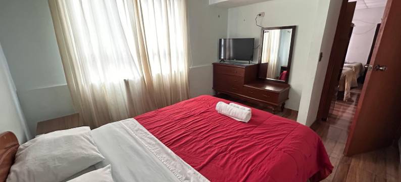 卡洛斯·瓦尔德拉马大道690号(Av. Carlos Valderrama 690)图片