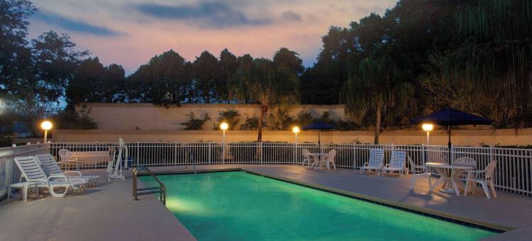 莱迪莱克-村庄麦客达套房酒店(Microtel Inn & Suites by Wyndham Lady Lake/The Villages)图片