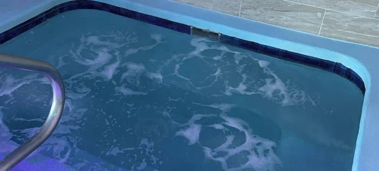 红狮酒店及套房蓝泉城(Red Lion Inn & Suites Blue Springs)图片