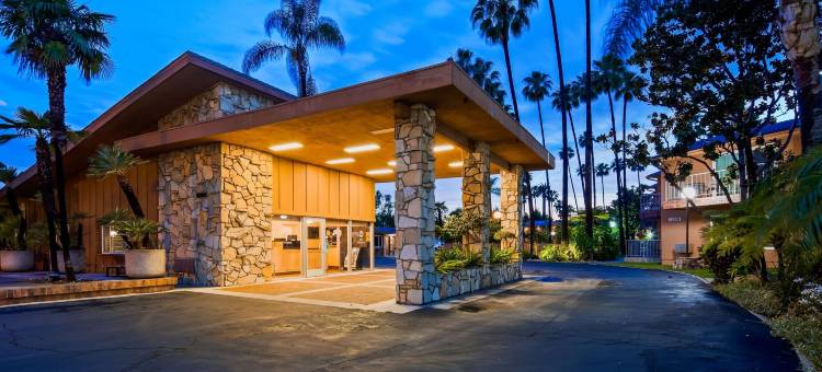 松树贝斯特韦斯特酒店(Best Western Pine Tree Motel)图片