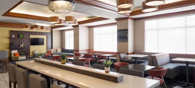 约翰迪尔议院莫林温德姆酒店(Wyndham Moline on John Deere Commons)图片