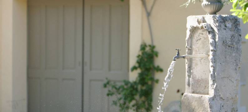 Villa in Valréas with Pool and Garden Views图片