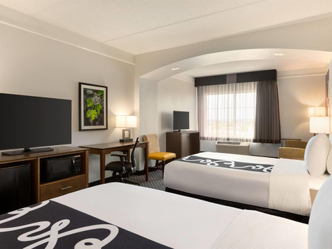 阿林顿北六旗通道拉昆塔温德姆套房酒店