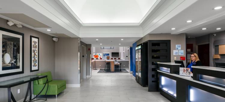 智选假日套房酒店米尔顿(Holiday Inn Express & Suites Milton East I-10)图片