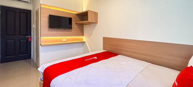 RedDoorz near Exit Toll PIK 2图片
