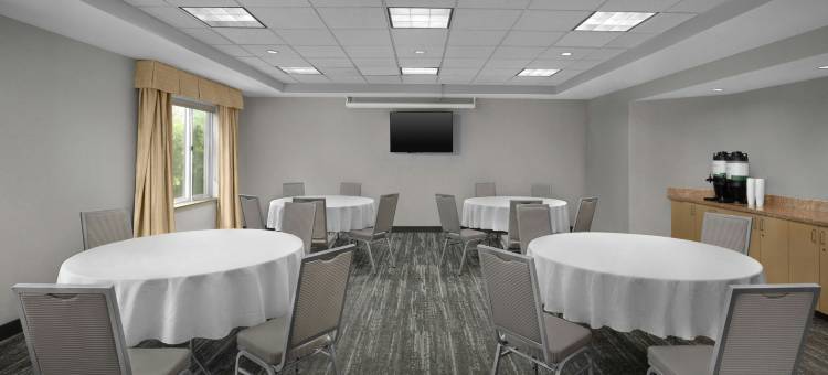 得梅因厄本代尔万豪TownePlace酒店(TownePlace Suites des Moines Urbandale)图片