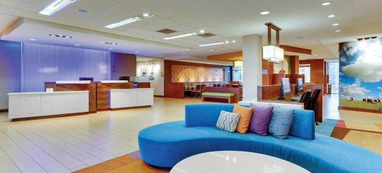 邓恩I-95万枫酒店及套房(Fairfield Inn & Suites Dunn I-95)图片