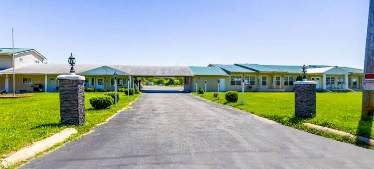 OYO 斯特吉斯的Country Hearth Inn & Suites(Country Hearth Inn & Suites by OYO Sturgis)图片