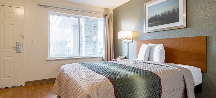 塔科马-普亚勒普霍姆汤开放式公寓(HomeTowne Studios Tacoma - Puyallup)图片