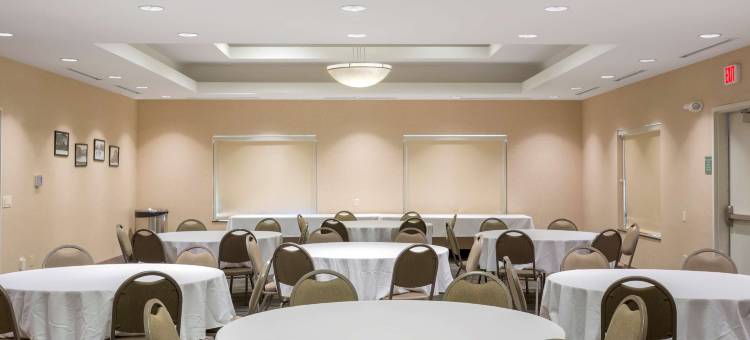 化石乡村套房贝斯特韦斯特优质酒店(Best Western Plus Fossil Country Inn  Suites)图片