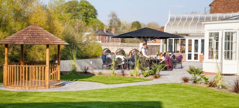 传统玫瑰王冠酒店(The Legacy Rose & Crown Hotel)图片