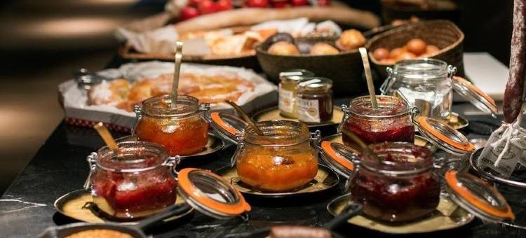 尤尔板特拉法加酒店(Yurbban Trafalgar Hotel)图片