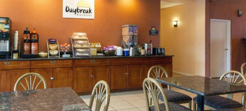 俄克拉何马城展览会戴斯酒店(Days Inn by Wyndham Oklahoma City Fairground)图片