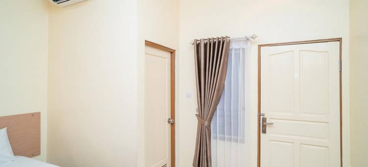 红多兹伊斯兰酒店-近塔曼西林2号(RedDoorz Syariah Near Taman Siring 2)图片