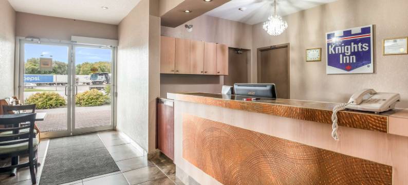 奥里利亚骑士酒店(Knights Inn Orillia)图片