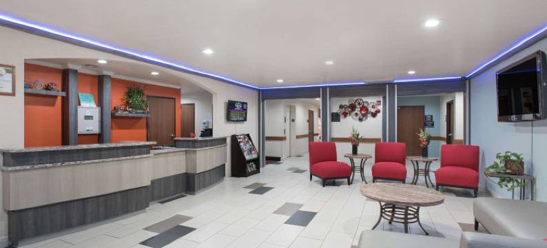 克莱尔莫尔温德姆速8酒店(Super 8 by Wyndham Claremore OK)图片