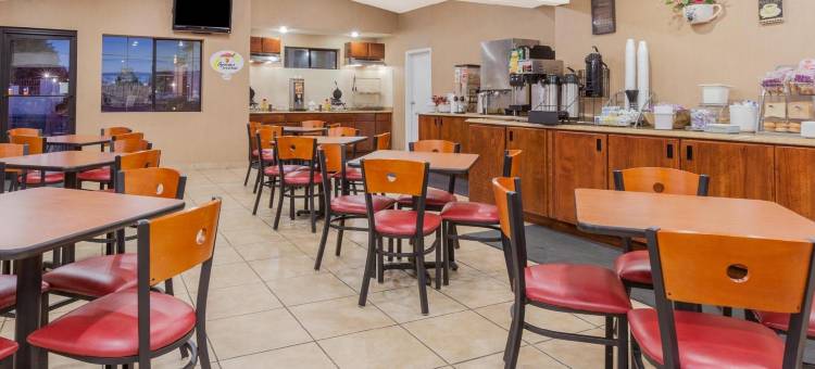 费拉格尔斯塔夫I-40东幸运巷温德姆豪生酒店(Studio 6 Flagstaff, AZ)图片