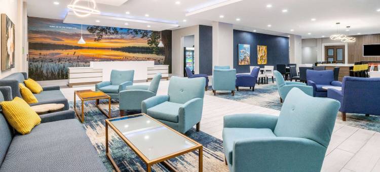 温汉姆酒店旗下拉昆塔温德姆酒店套房-瓦尔多斯塔(La Quinta Inn & Suites by Wyndham Valdosta)图片