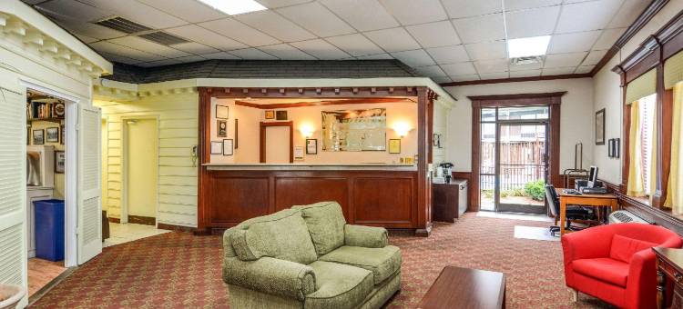 弗兰特罗亚尔谢南多厄国家公园美吟酒店(Baymont by Wyndham Front Royal Near Shenandoah National Park)图片