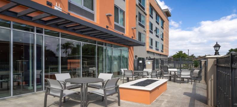 夏威夷花园洲际智选假日套房酒店(Holiday Inn Express & Suites HAWAIIAN GARDENS by IHG)图片